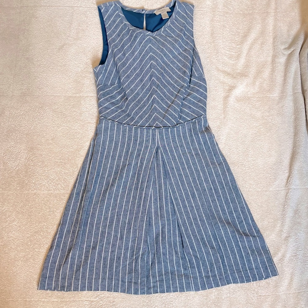 Cute Cotton Denim LOFT dress with adorable cross back cutout detail.